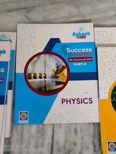 AAKASH BYJU&#39;S BOOKS