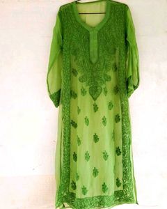 Green Embroidered Kurta💚