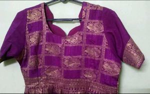 Ethnic gown with lining