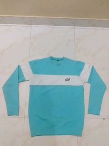 Stylish Blue Sweatshirt