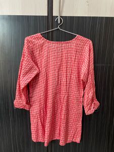 Chic Coral-Pink Zigzag Kurti – Effortless Elegance