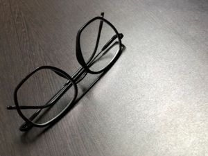 Black Metal Frame Glasses
