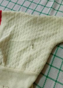1pcs Woolen Blowse Used.