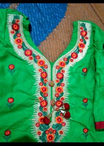 Simple Straight Thread Kurti