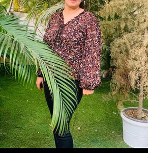 Awesome Top For Collge N Office Wear