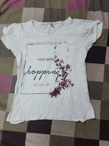 women cappery 36 size with small size two cotton t-shirt