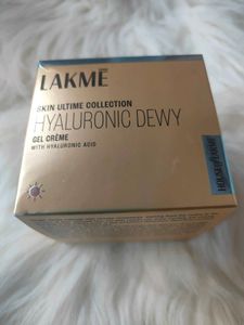 Lakme Hyaluronic Dewy Cream