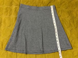 Stretchy Black Checkered Skirt Waist 26-30