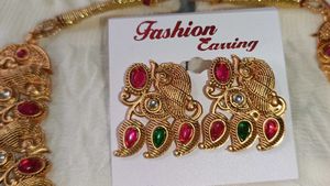 Necklace &amp; Earring Set
