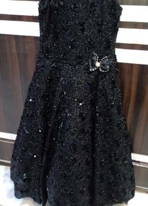 Black Gown 8 Se 10 Sal Tak Ki Ladki Ke Liye