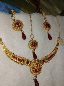 Beautiful Stone Necklace Set...With Red And Golden