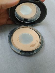 Mac Compact Powder NC 40