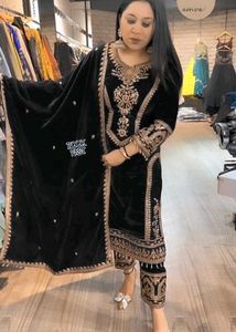 Elegant Black Embroidered Suit Set RR