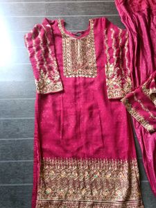 Elegant Pink Embroidered Kurta Set