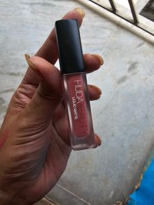 Huda Beauty Matte Liquid Lipstick ❤️