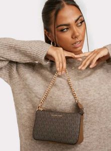 Michael Kors PREMIUM SLING WD BOX