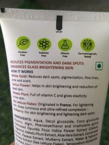 La Pink White Haldi Face Wash
