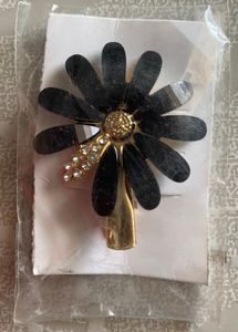 Stylish Floral Hair Pin–Set of 2 (Black &amp; Multi)