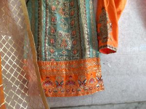 Elegant Pakistani Suit