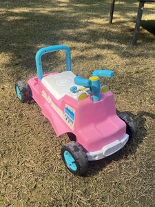 Hamley Tiny Towm Ride On