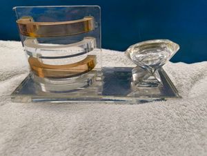 Glass Penstand With Clock