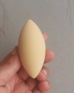 Elf Camo Concealer Sponge