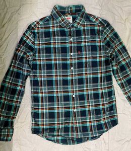 🌟 Original Levi&#39;s Plaid Flannel Shirt