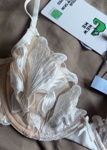 3D flower applique bra