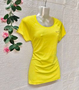 Size 34/36 Nike Yellow T-Shirt 🎁Buy 2 Get 1 Free