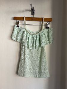 Pearl Cold shoulder top