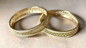 ✨FANCY Gold Plated Austrian Dimond Bangles Set New