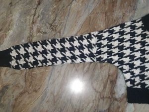 Houndstooth Print Sweater