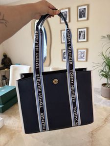 Tommy Hilfiger Solid Tote Bag