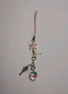 CUTESY PINK PHONE CHARM🌷🍓