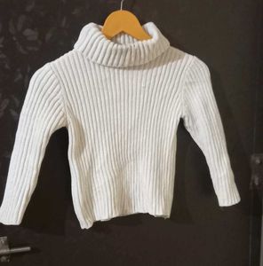 Girl&#39;s White Turtleneck Sweater