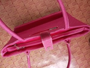 NEW Women&#39;s Handbag_Medium
