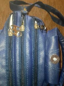 Raez Blue Sling Bag