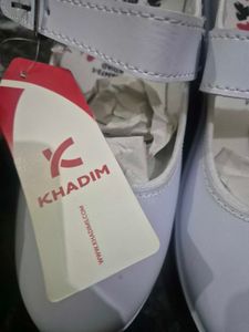 Brand New Senior Girl School Shoe In Size 6