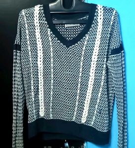 Knitted Mesh Sweater – V-Neck Long Sleeve
