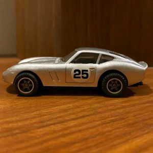 Vintage &#39;67 Toyota 2000 GT Diecast Car