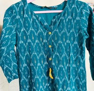 Avaasa Mix N’Match Straight Kurta With Floralprint