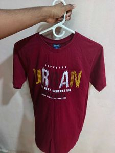 Title: 🔥 Chic Maroon Urban T-Shirt – Grab Now! ✨