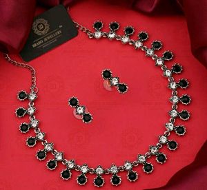 Neckles Set