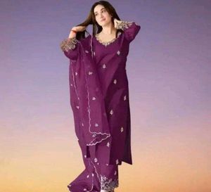 Kurta Set With Pant N Dupatta