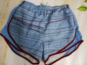 (971) Shorts 32 Size