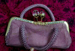 Pearl Clutch