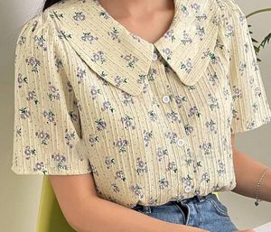 Floral Peter Pan Collar Top