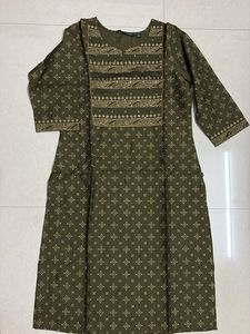Elegant Embroidered Kurta