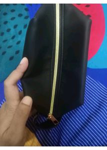 Loreal Paris I Am Worth Cube Pouch