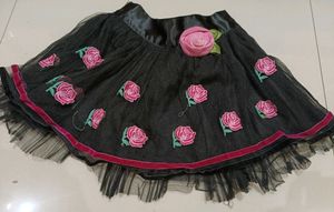 black beautiful skirt for mlal girls (4-5 years)✨✨